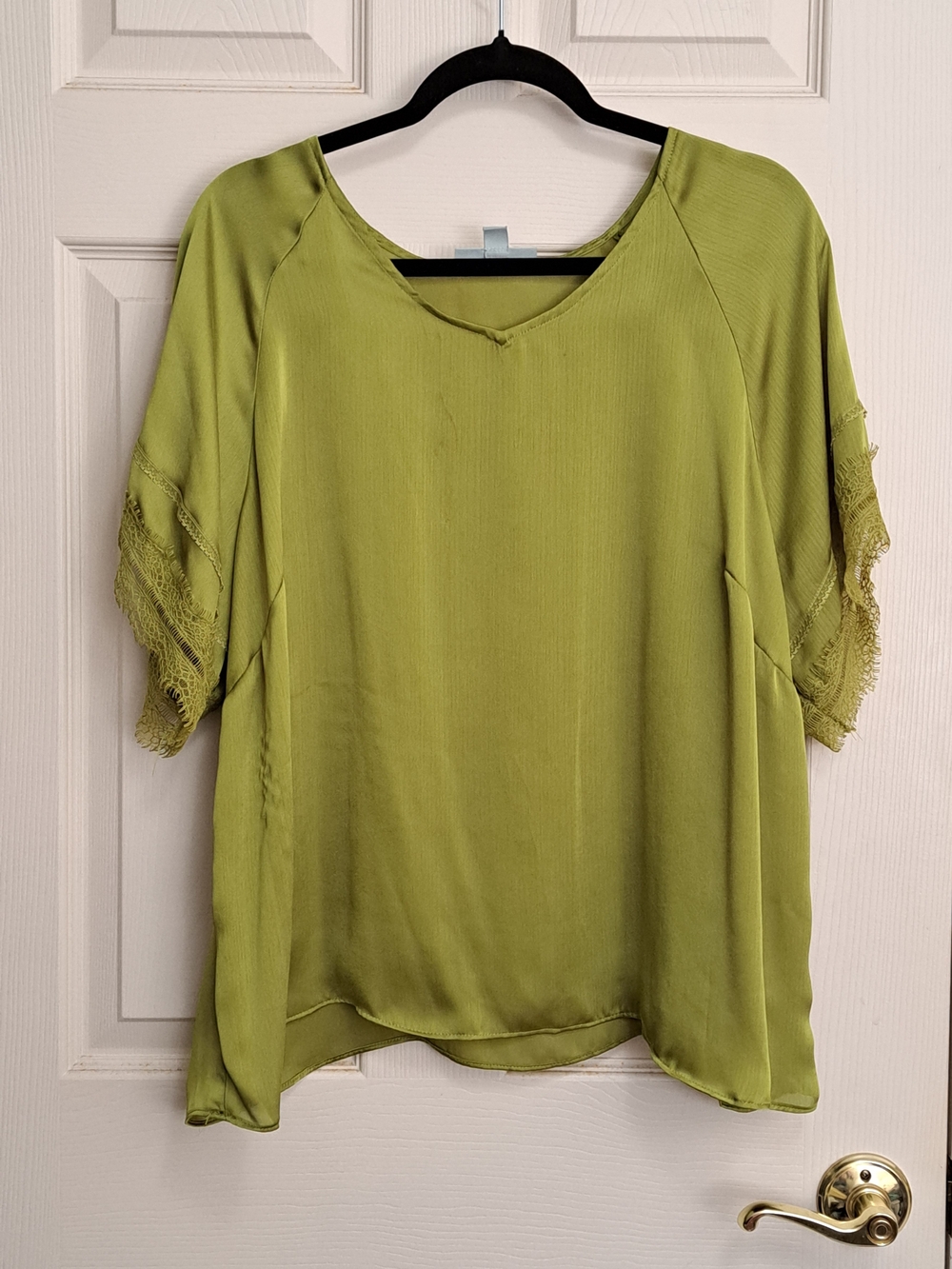 Light Green V-Neck Women's Top with Lace Trim